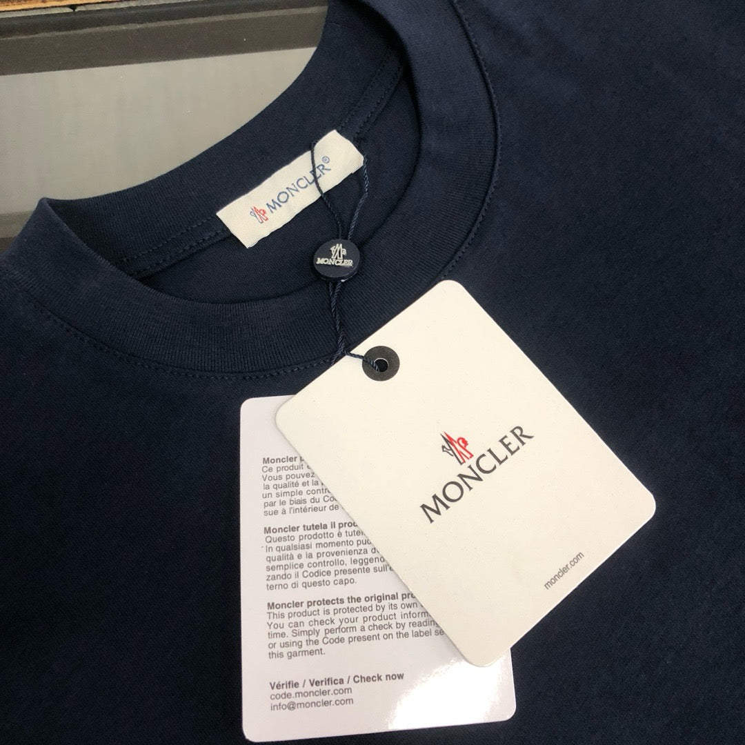 Moncler T-shirt