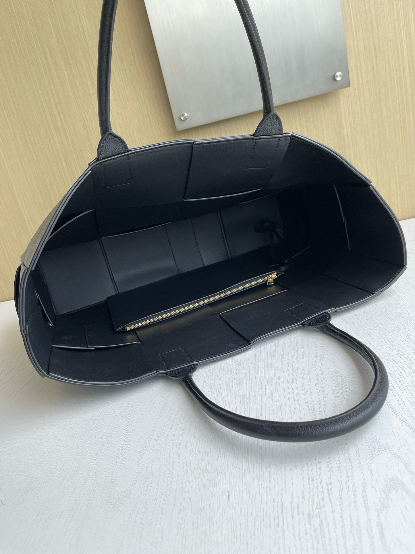 BV Arco Tote Bag