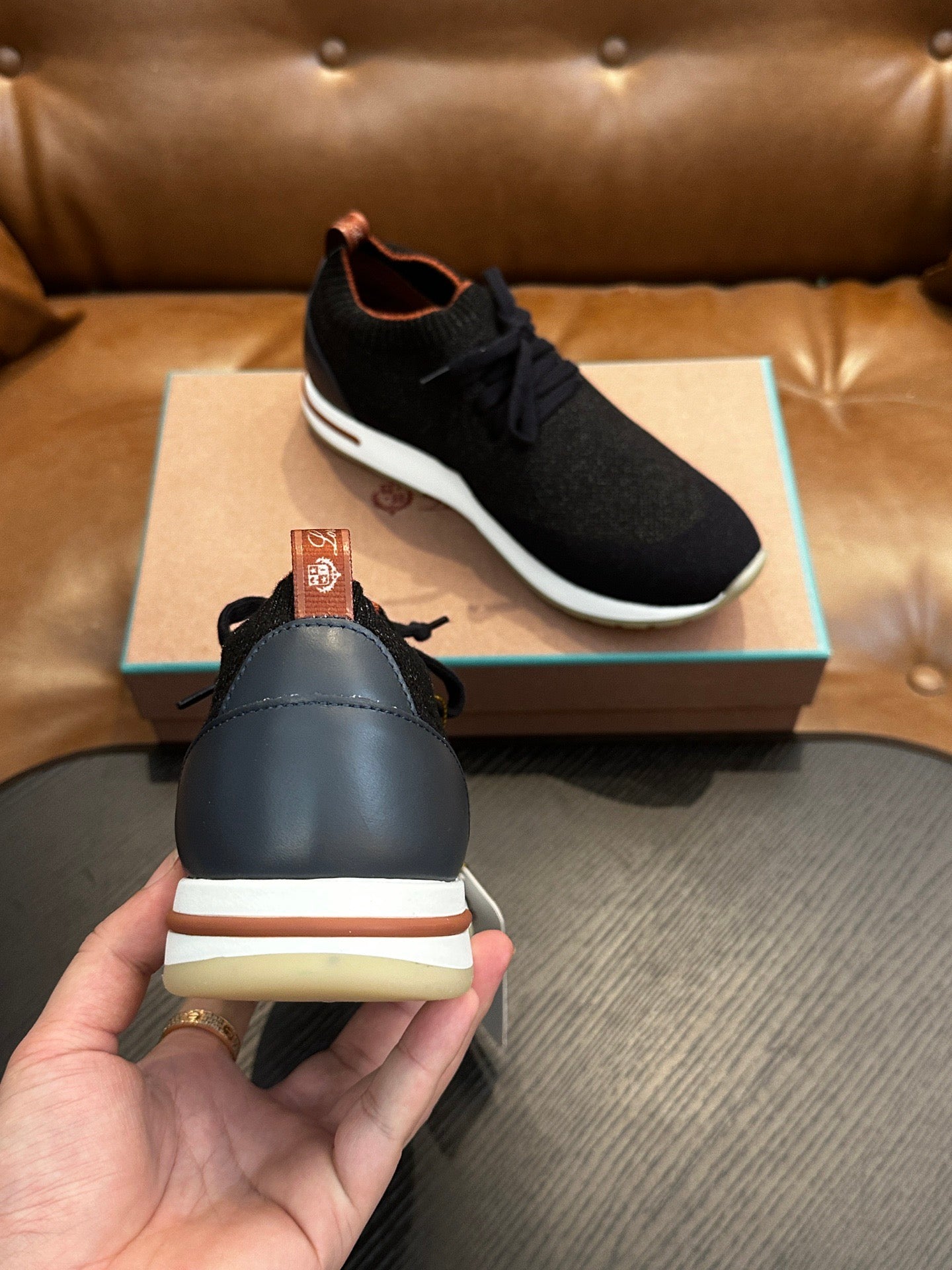 LP Sneakers