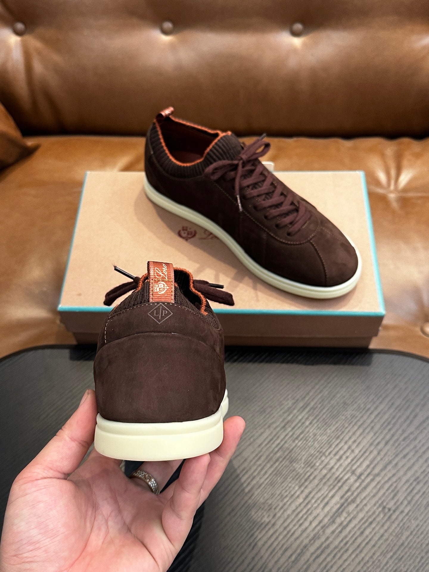 LP Sneakers