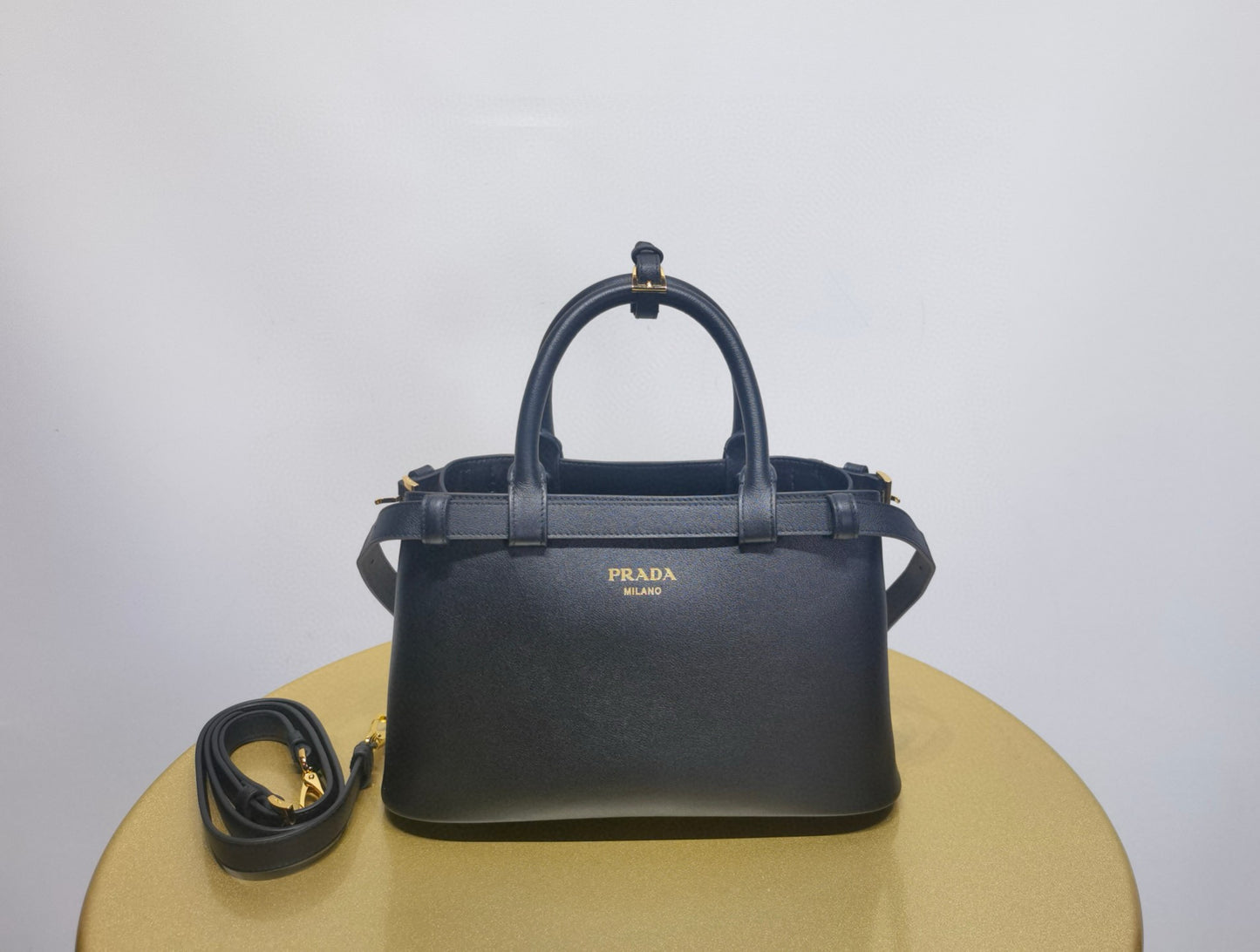 Prada Handbag 28x10x10.5cm