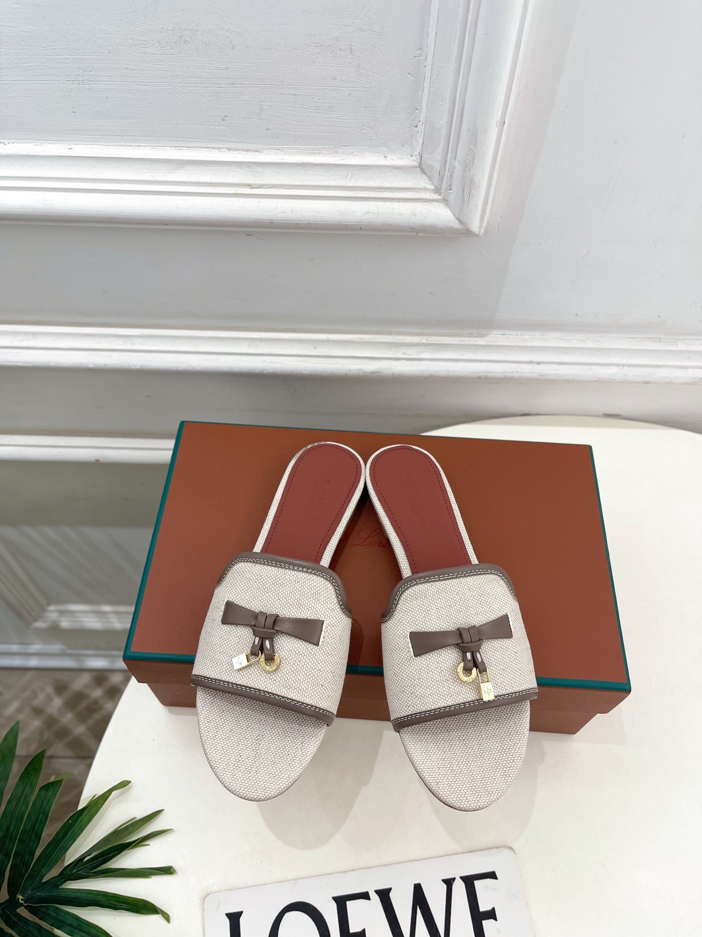 LP Sandals