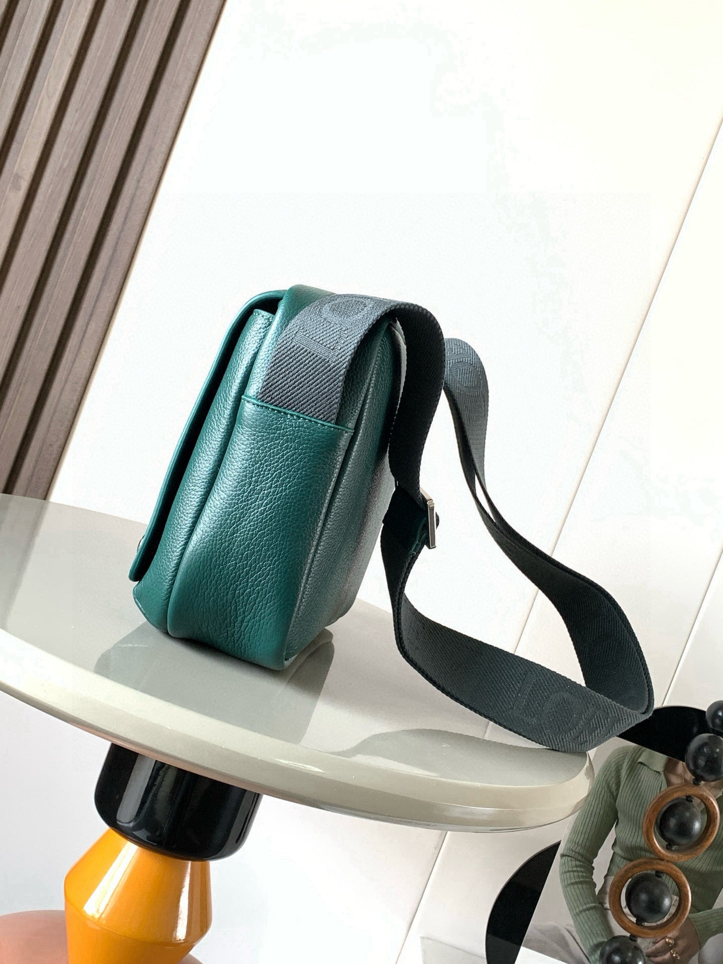 Loewe Messenger Bag 23x18x9CM