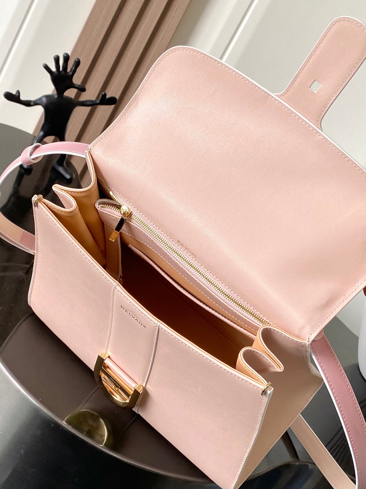 Delvaux Sling Bag (28＊15＊22cm）