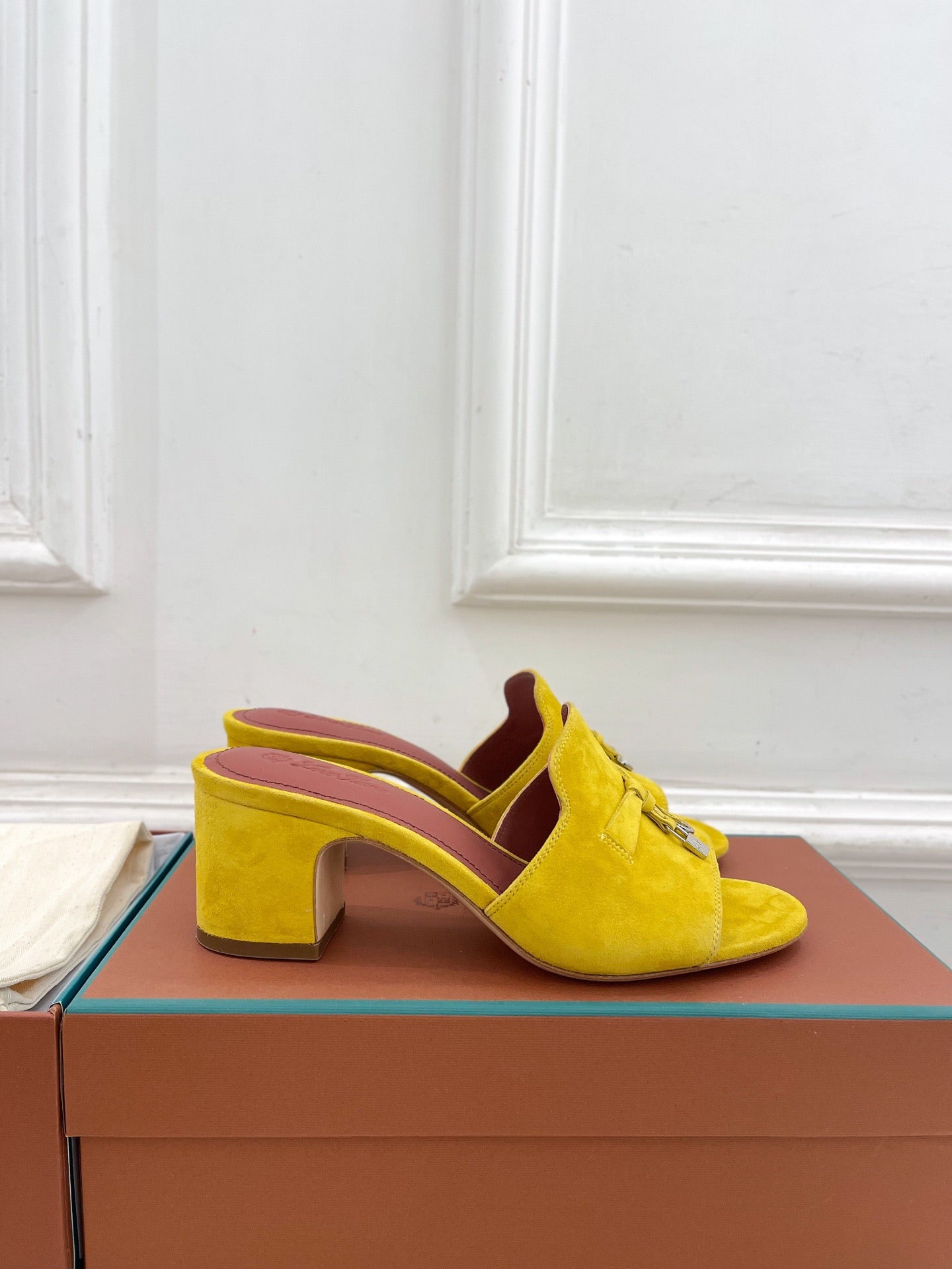 LP Sandals