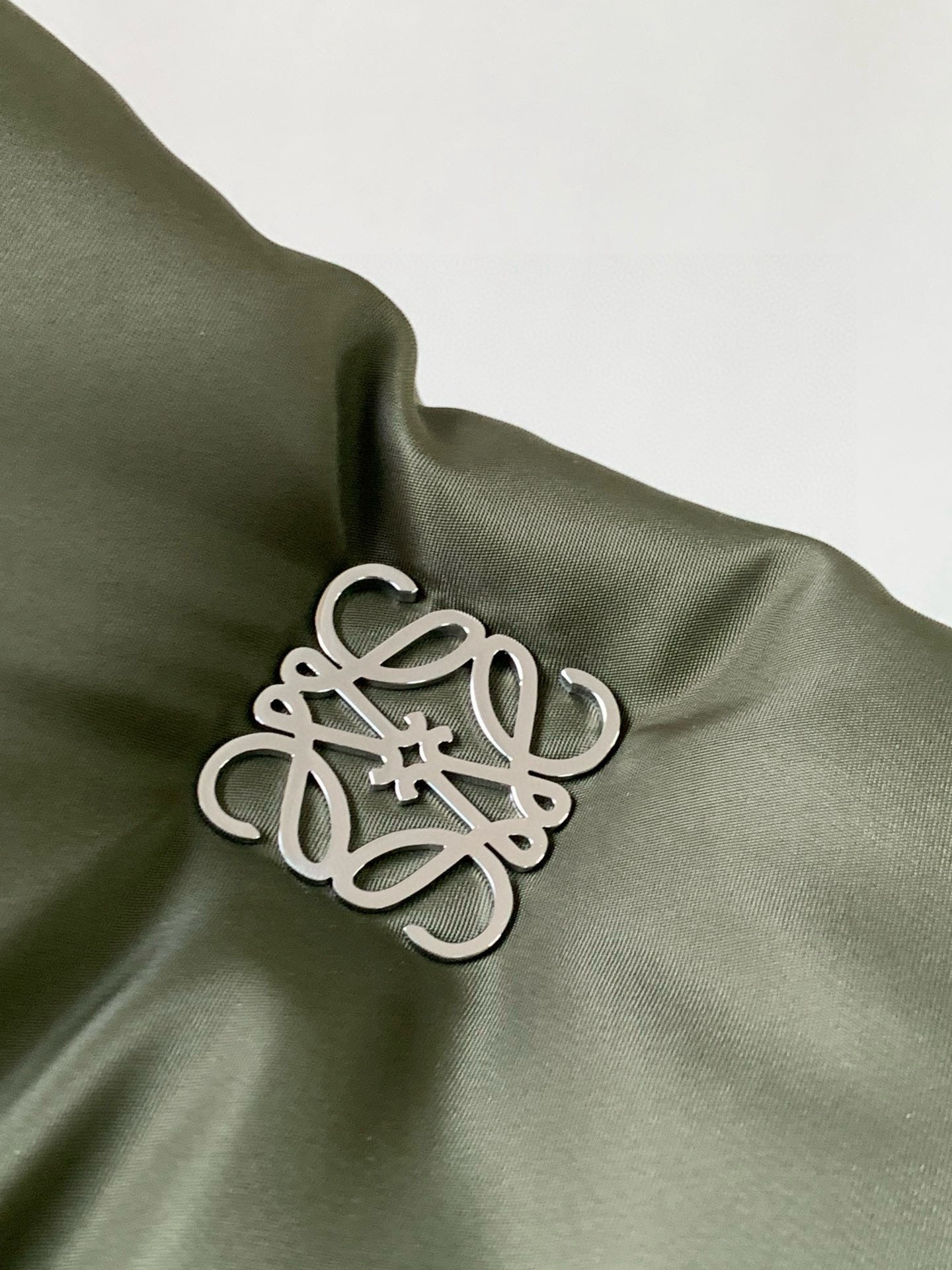 Loewe Messenger Bag 23x17x9CM