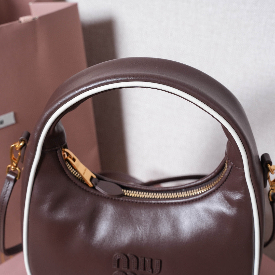 Miu Miu Wander Bag 20x23x6cm