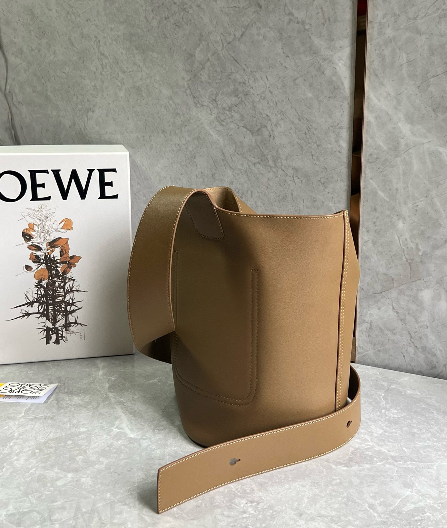 Loewe Pebble Bucket Bag(24.5x23.5x28cm)