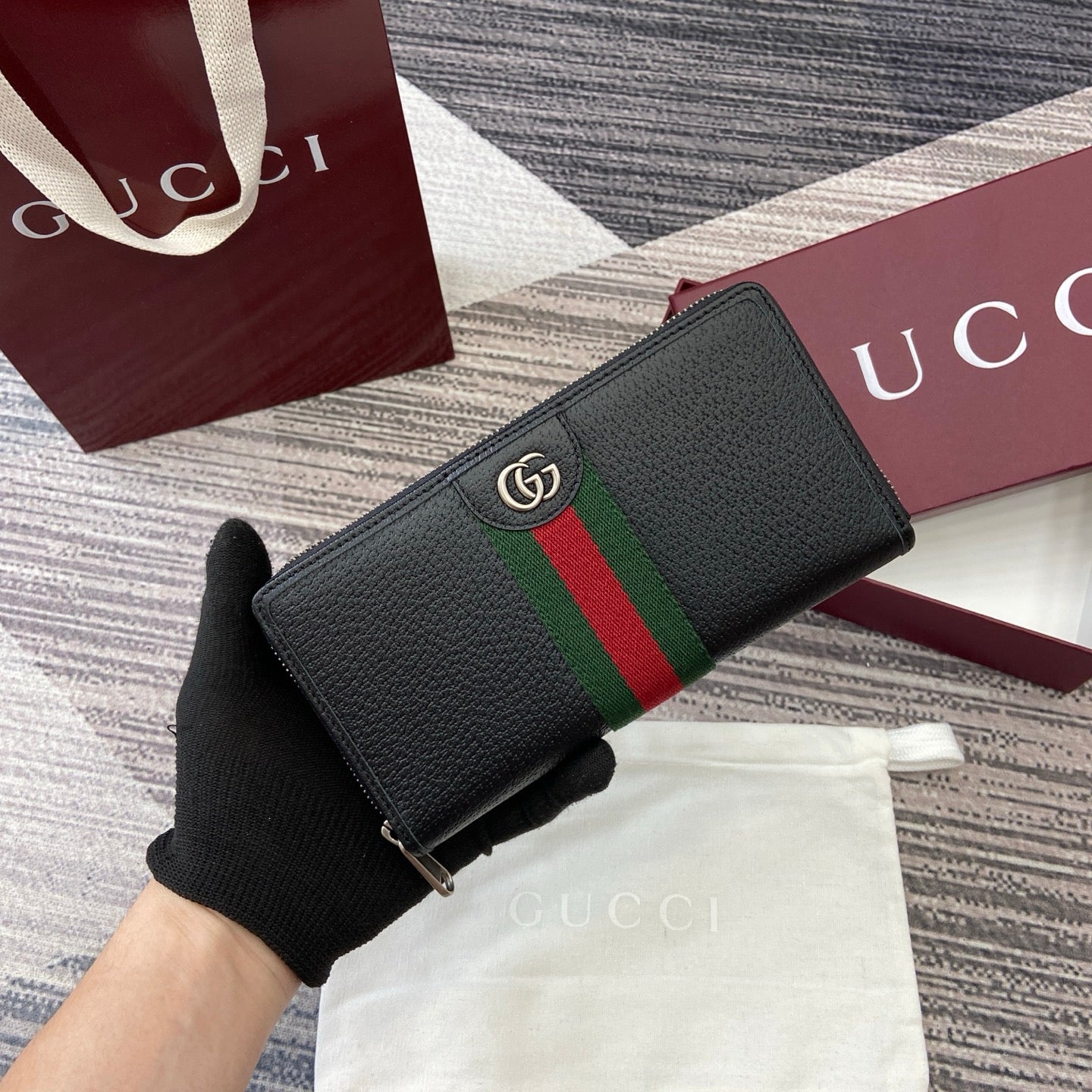 Gucci Long Zipped Wallet
