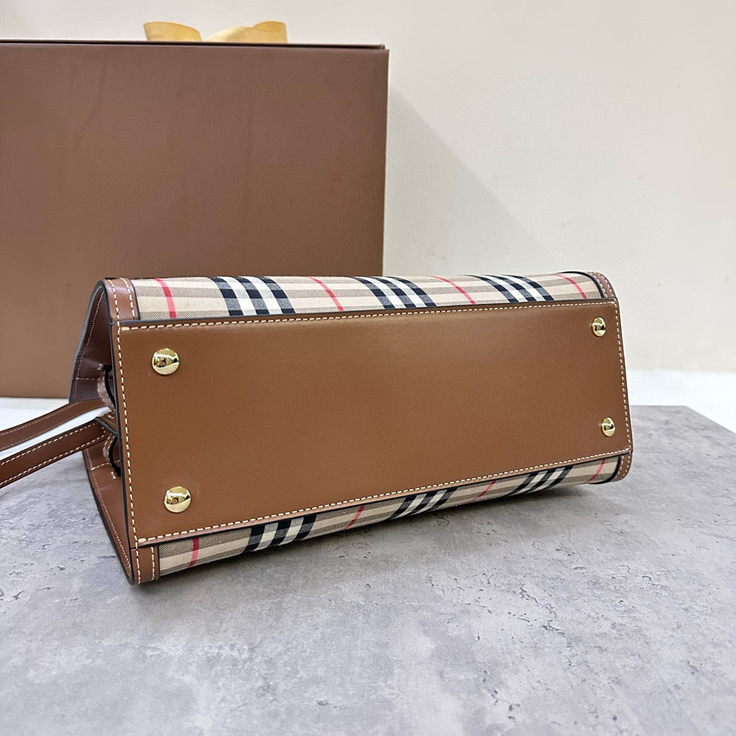 Burberry Vintage Two Handle Title Bag(32CM*15CM*25CM)