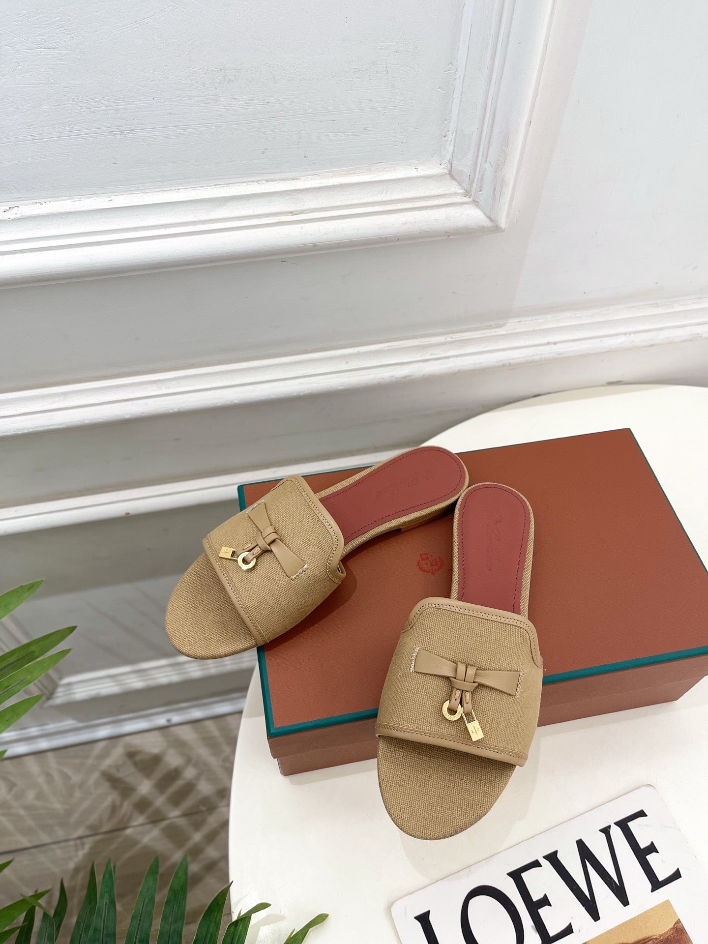 LP Sandals