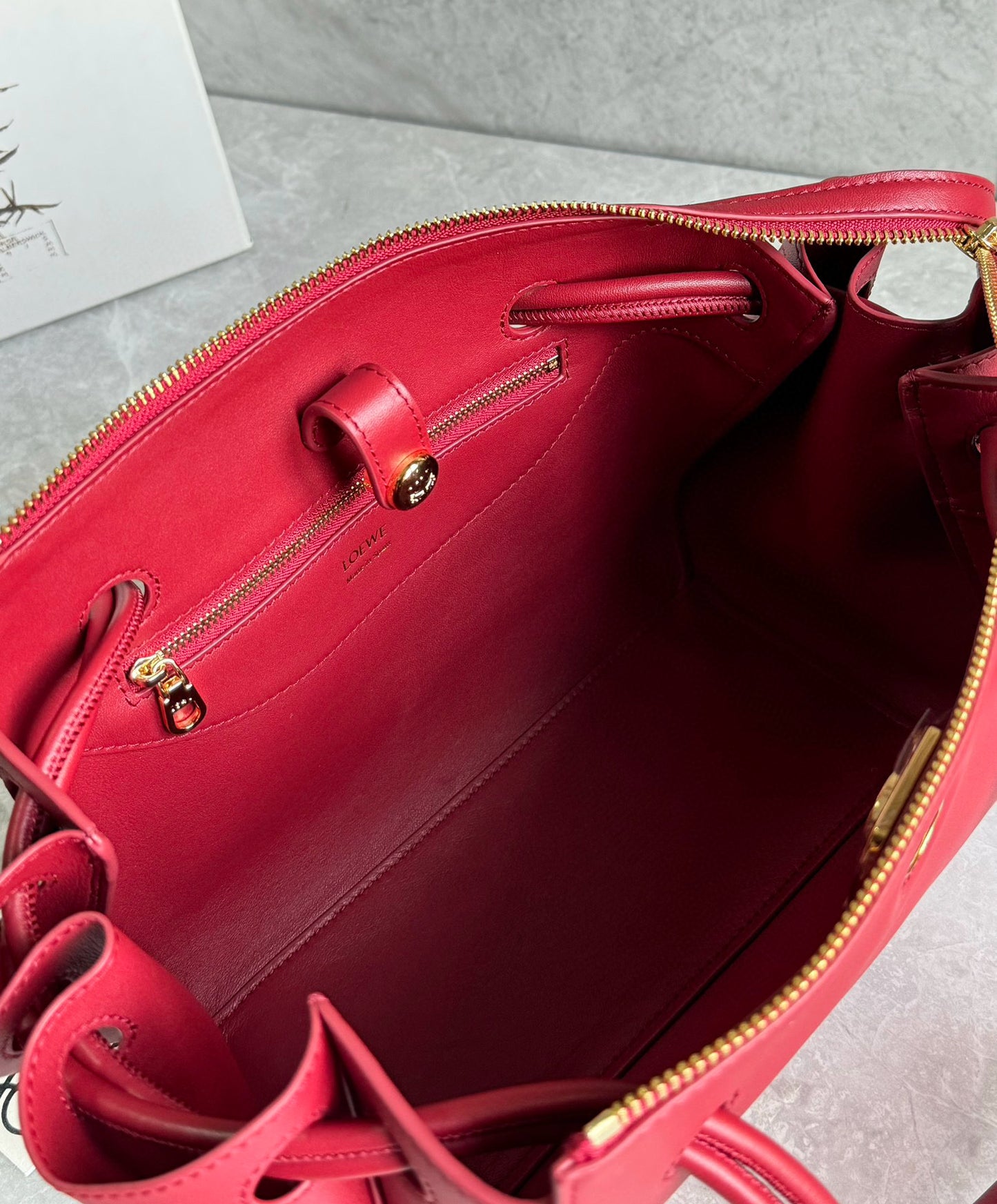 Loewe Madrid Handle Bag(23.5x10x19cm)