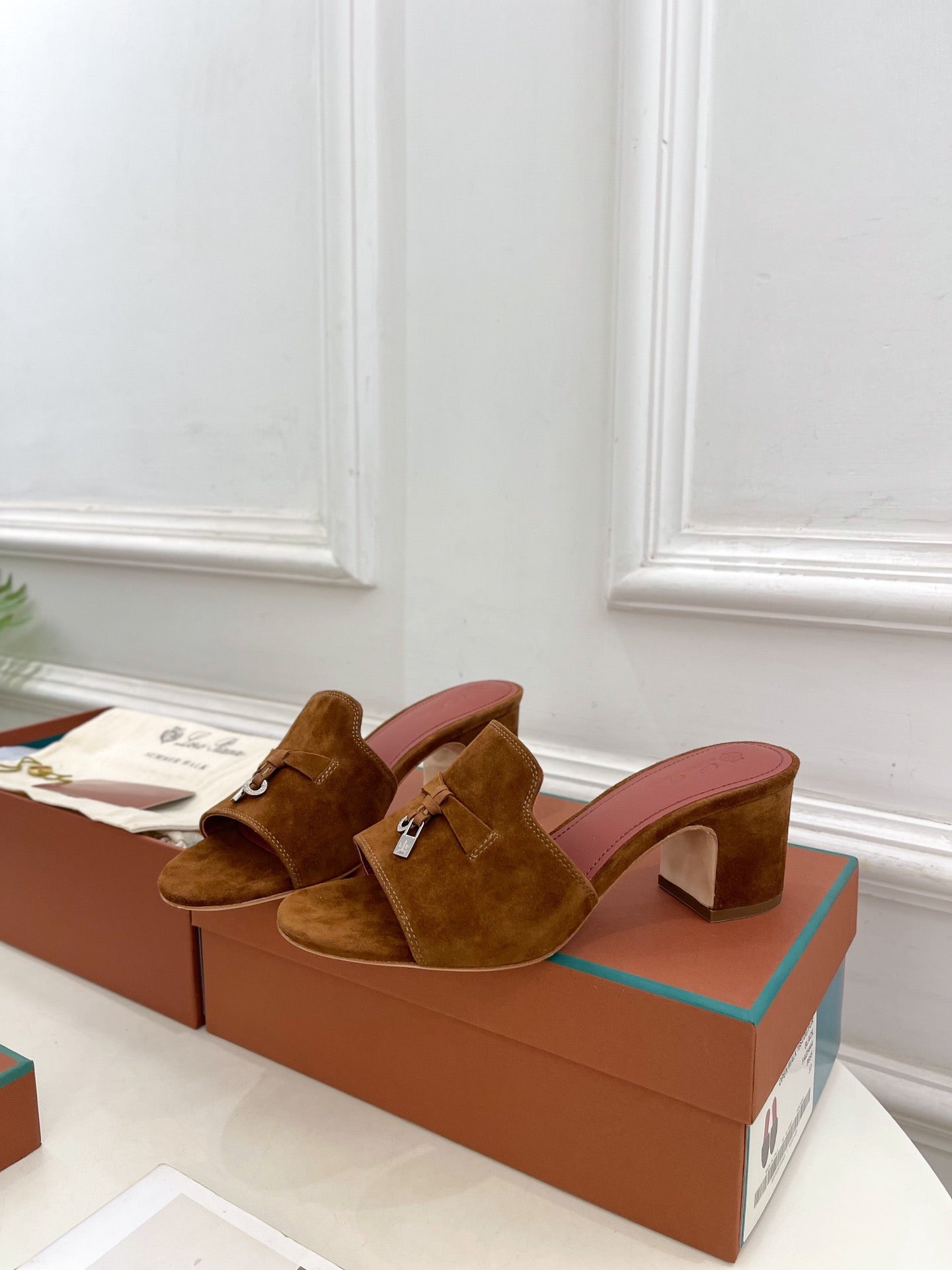 LP Sandals