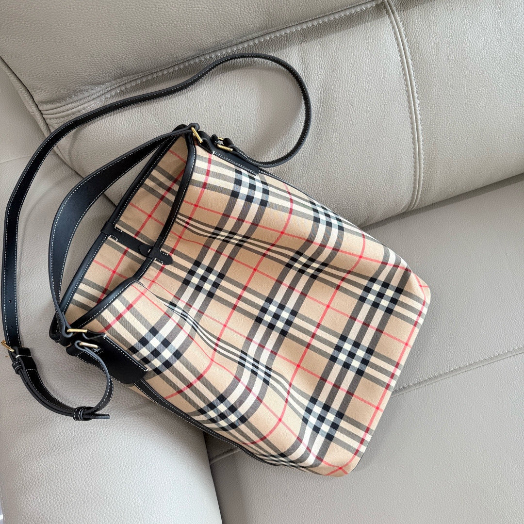 Burberry Bucket Bag(26CM*20CM*32CM)