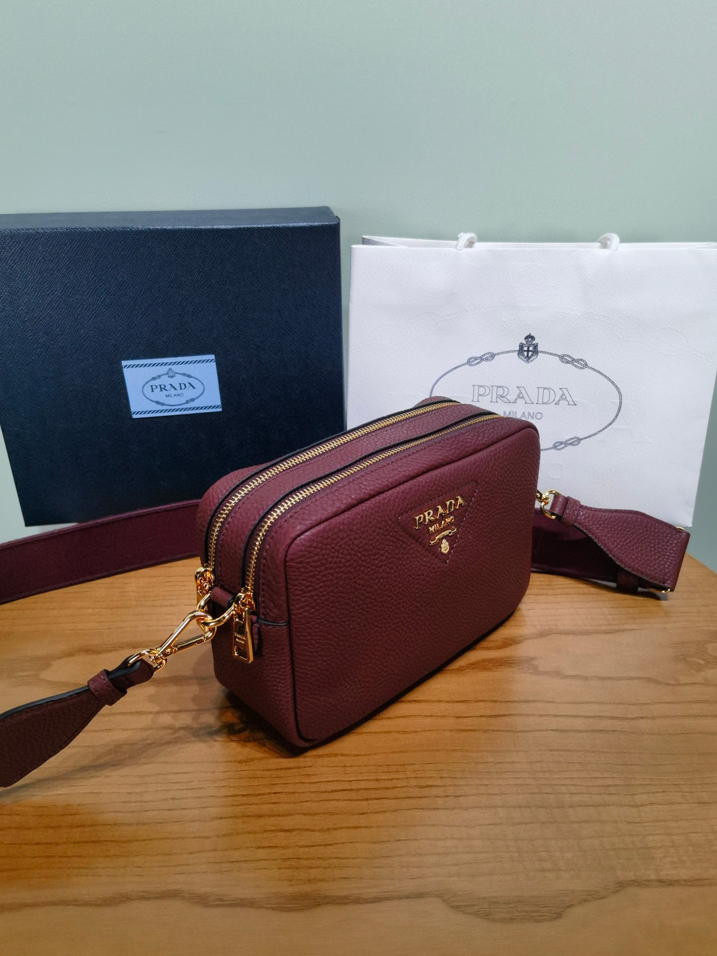 PD Small Camera Crossbody Bag 22x14x8cm