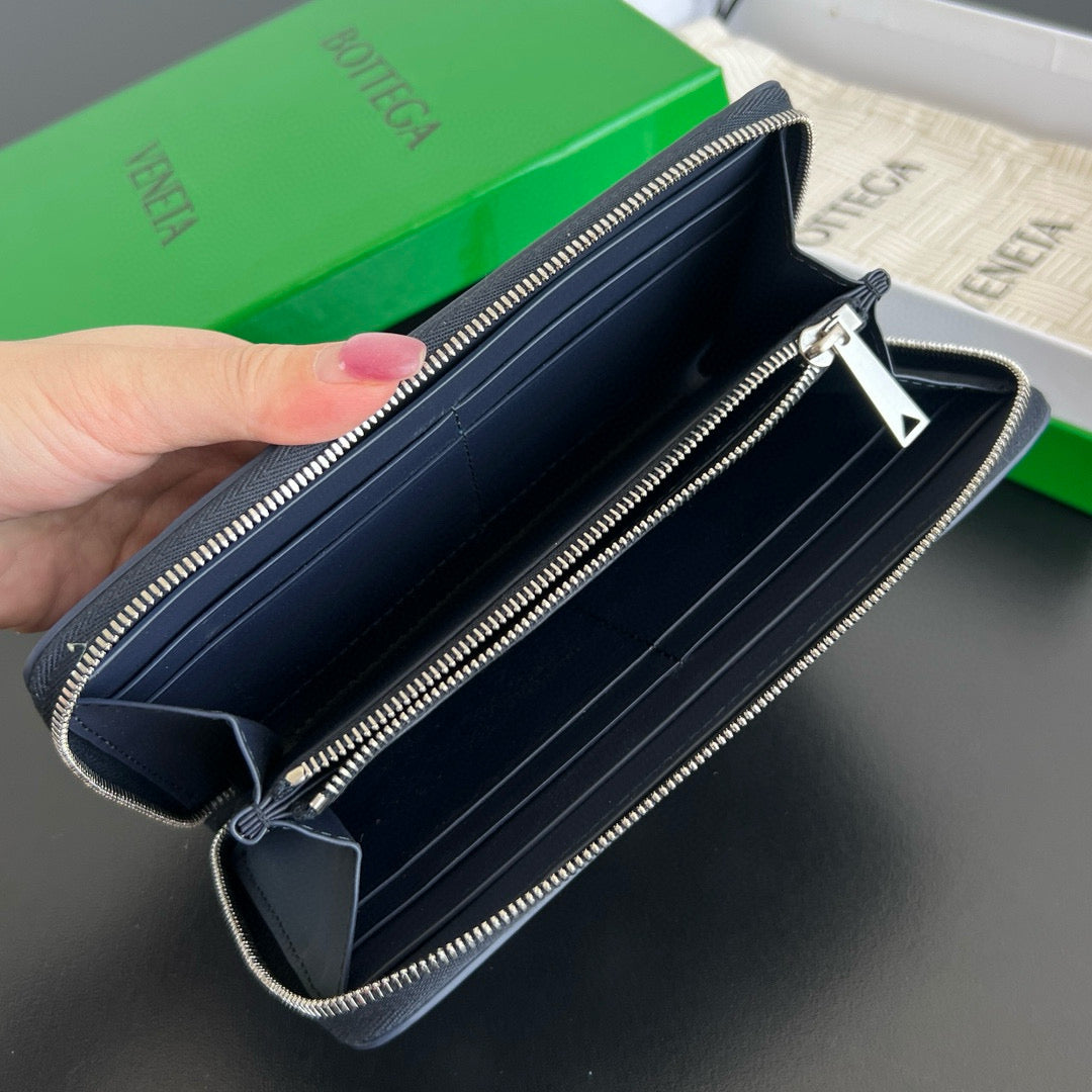 Bottega Veneta Long Zipped Wallet