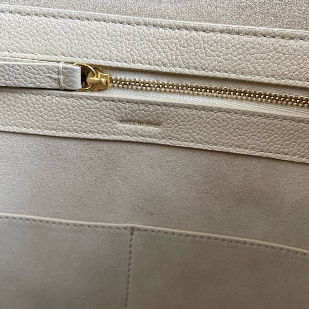 Celine Bucket