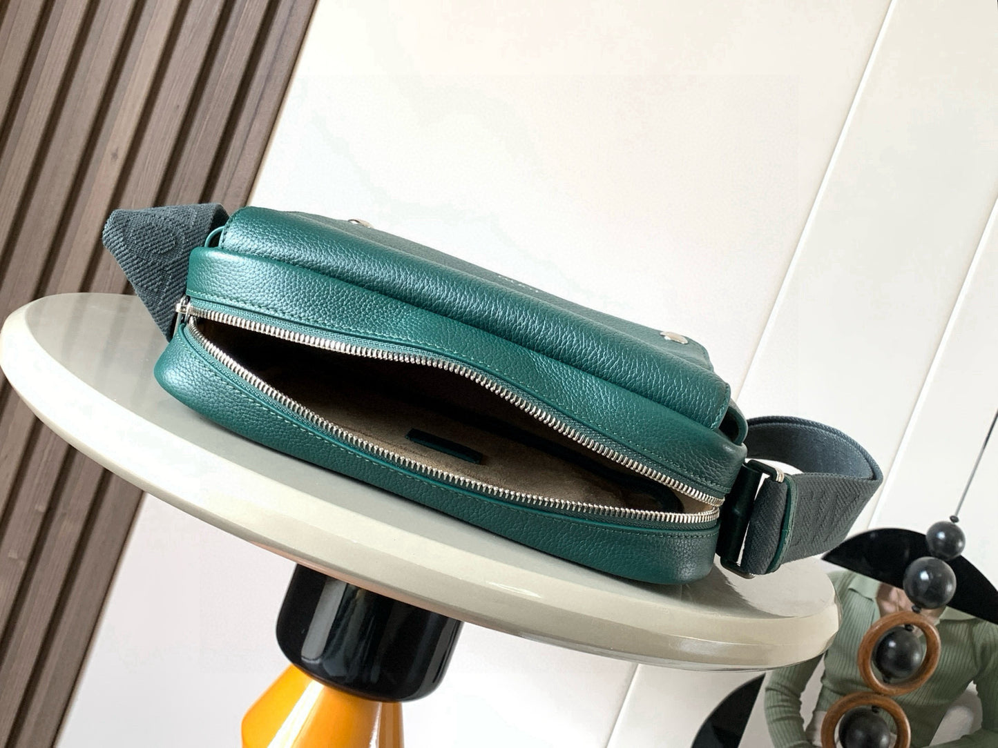 Loewe Messenger Bag 23x18x9CM