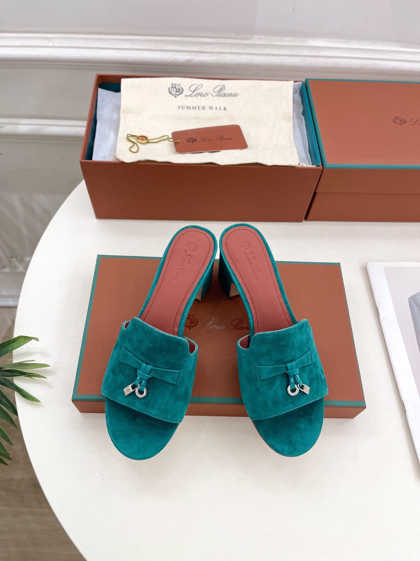 LP Sandals