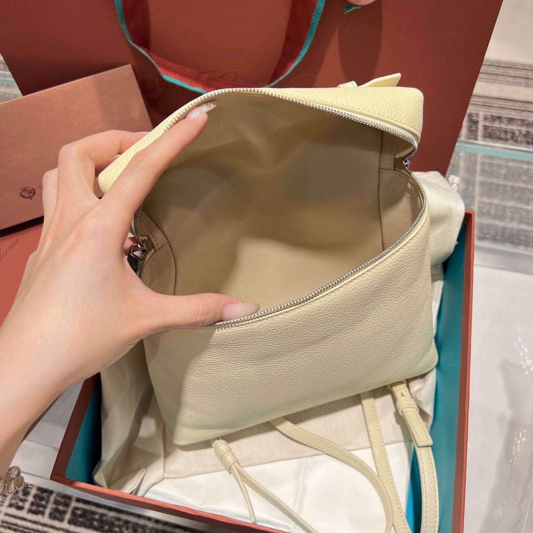 LP Extra Pocket L23.5 Backpack