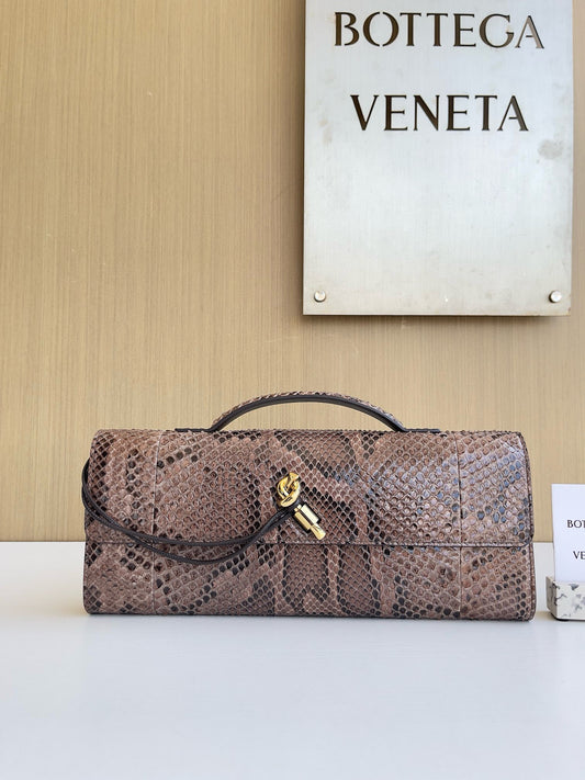 BV Andiamo Clutch Bag