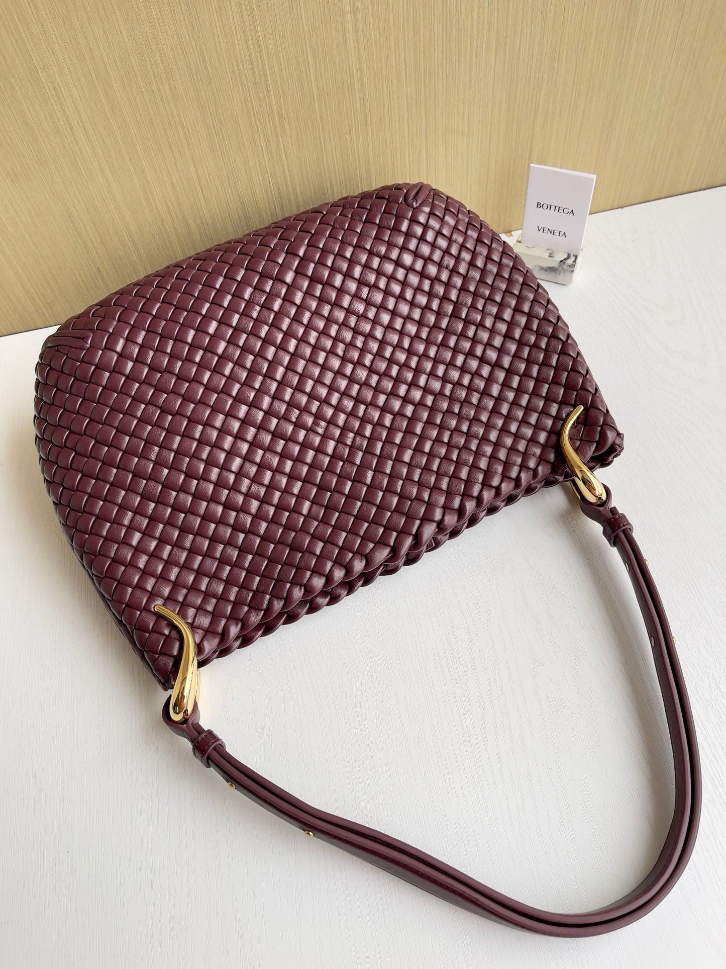 BV Clicker Shoulder Bag