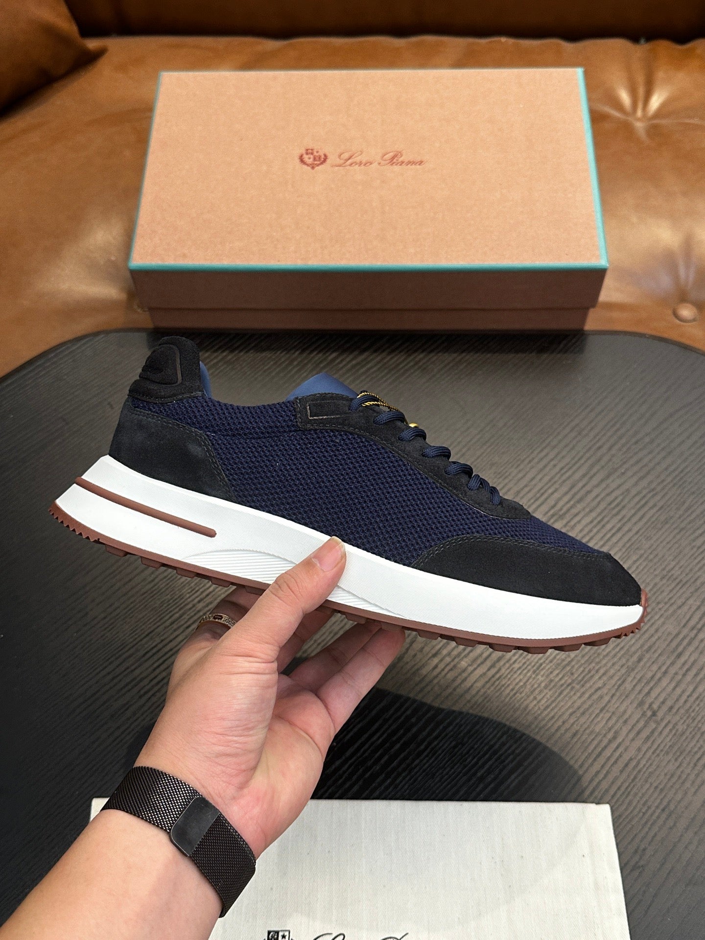 LP Sneakers