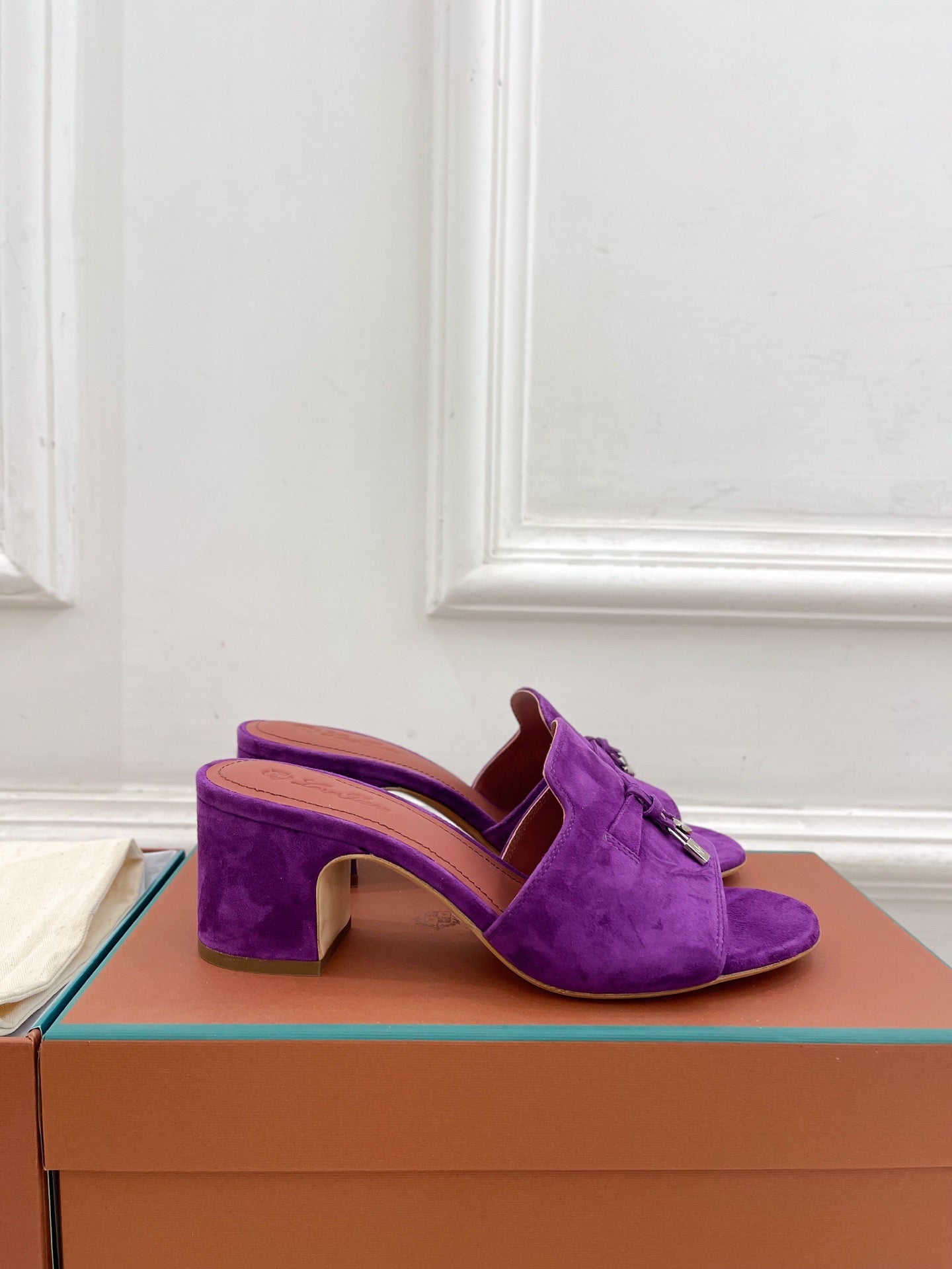 LP Sandals