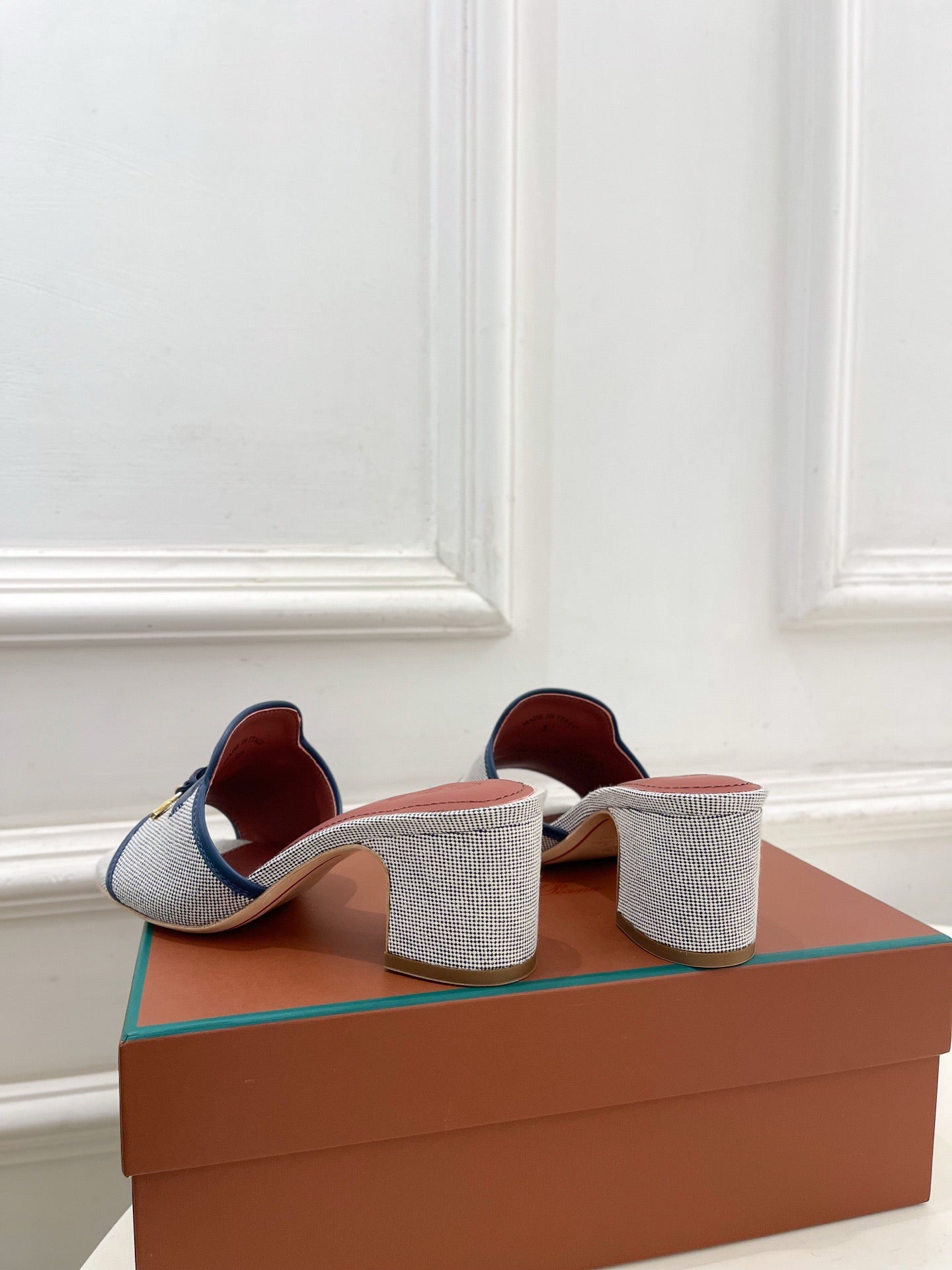 LP Sandals