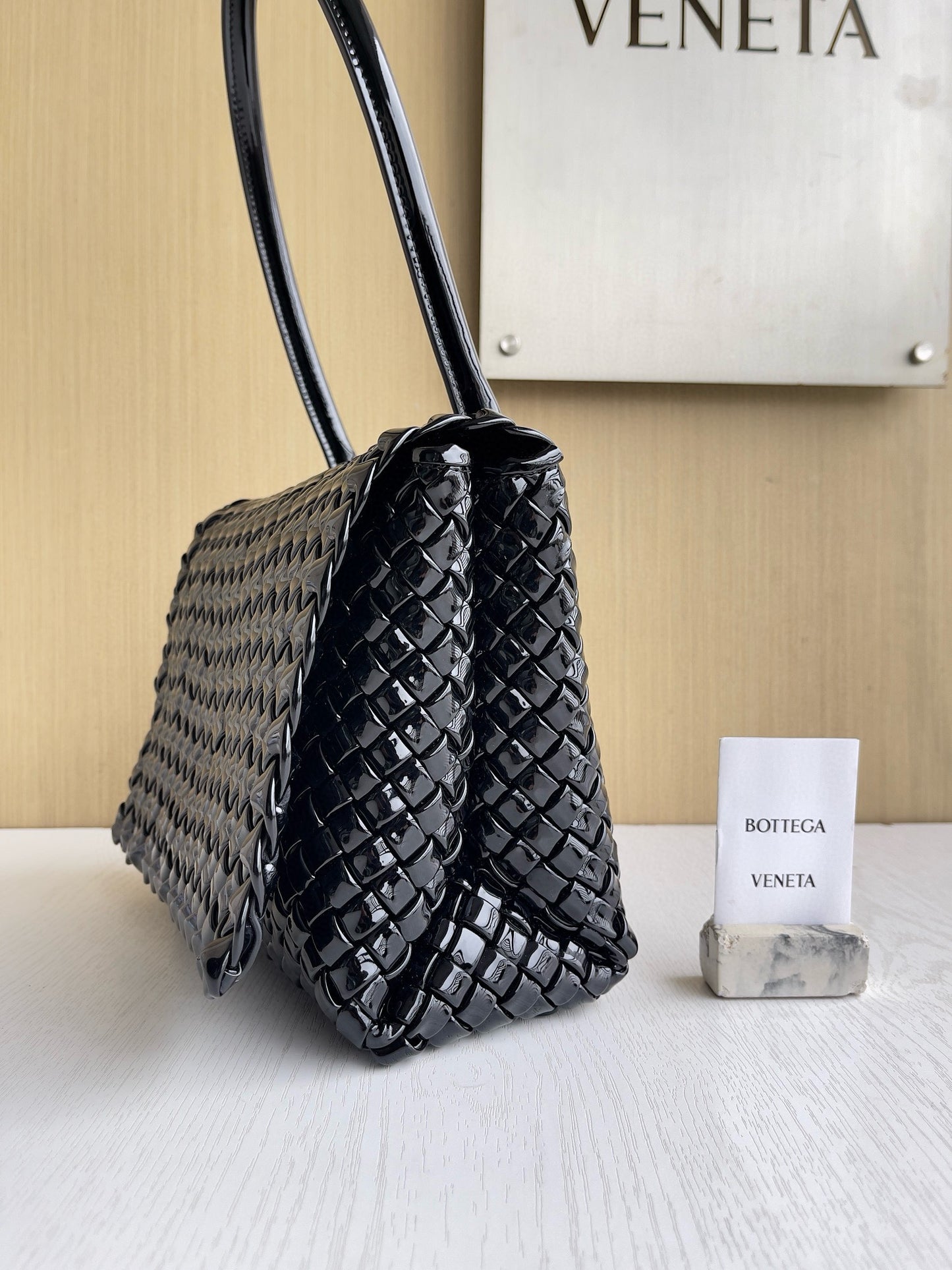 BV Nappa Intrecciato Patti Handbag 26x13x20.5cm