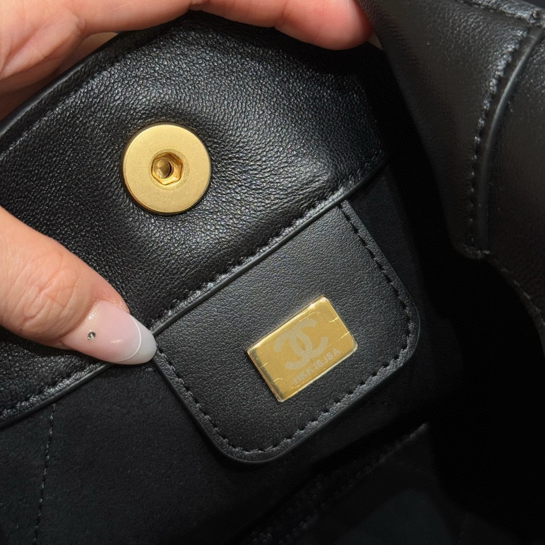 Chanel 25P Hobo (27x23x21cm)