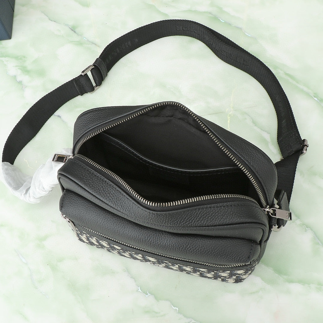 Dior Rider 2.0 Zipped Messenger Bag
