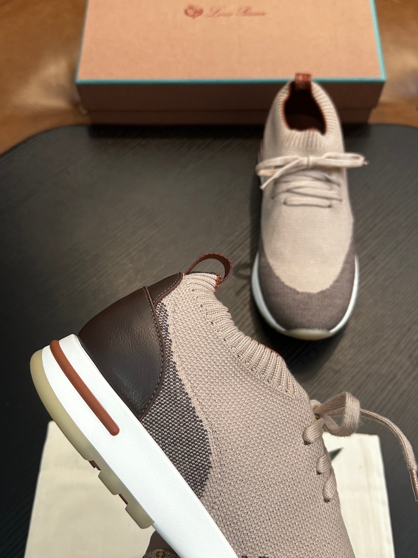 LP Sneakers