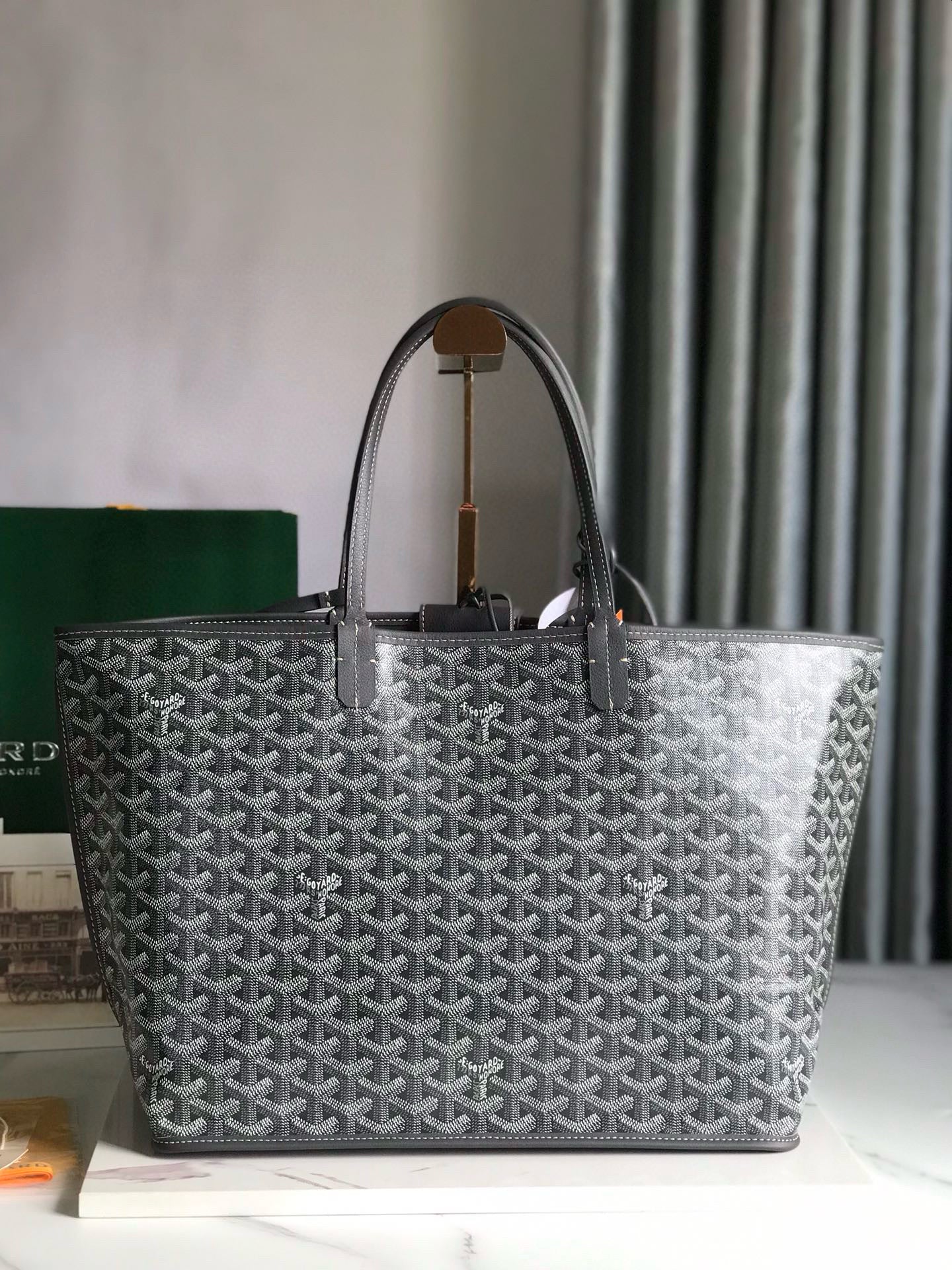 GOYARD REVERSIBLE ANJOU 34*28*15