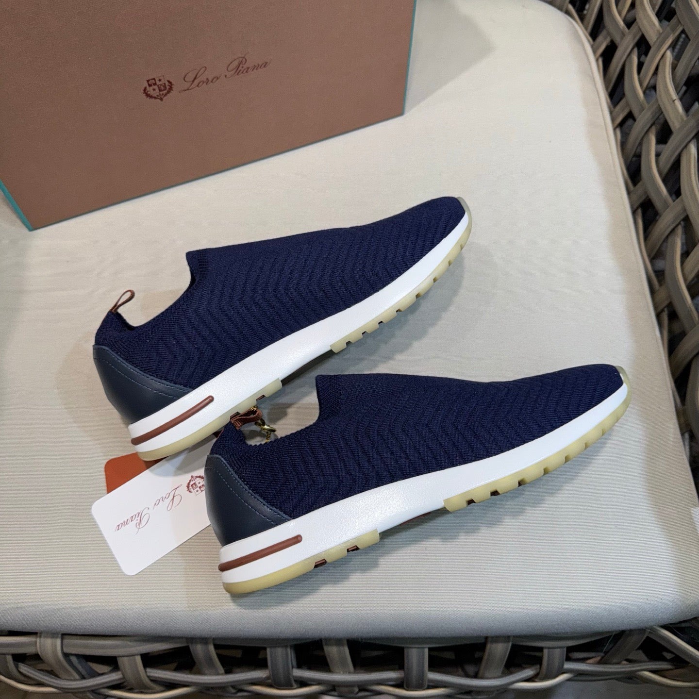 LP Sneakers