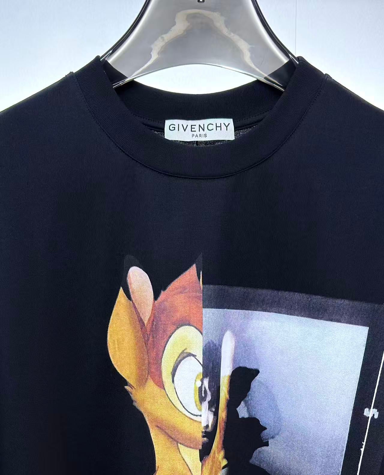 Givenchy T-Shirt