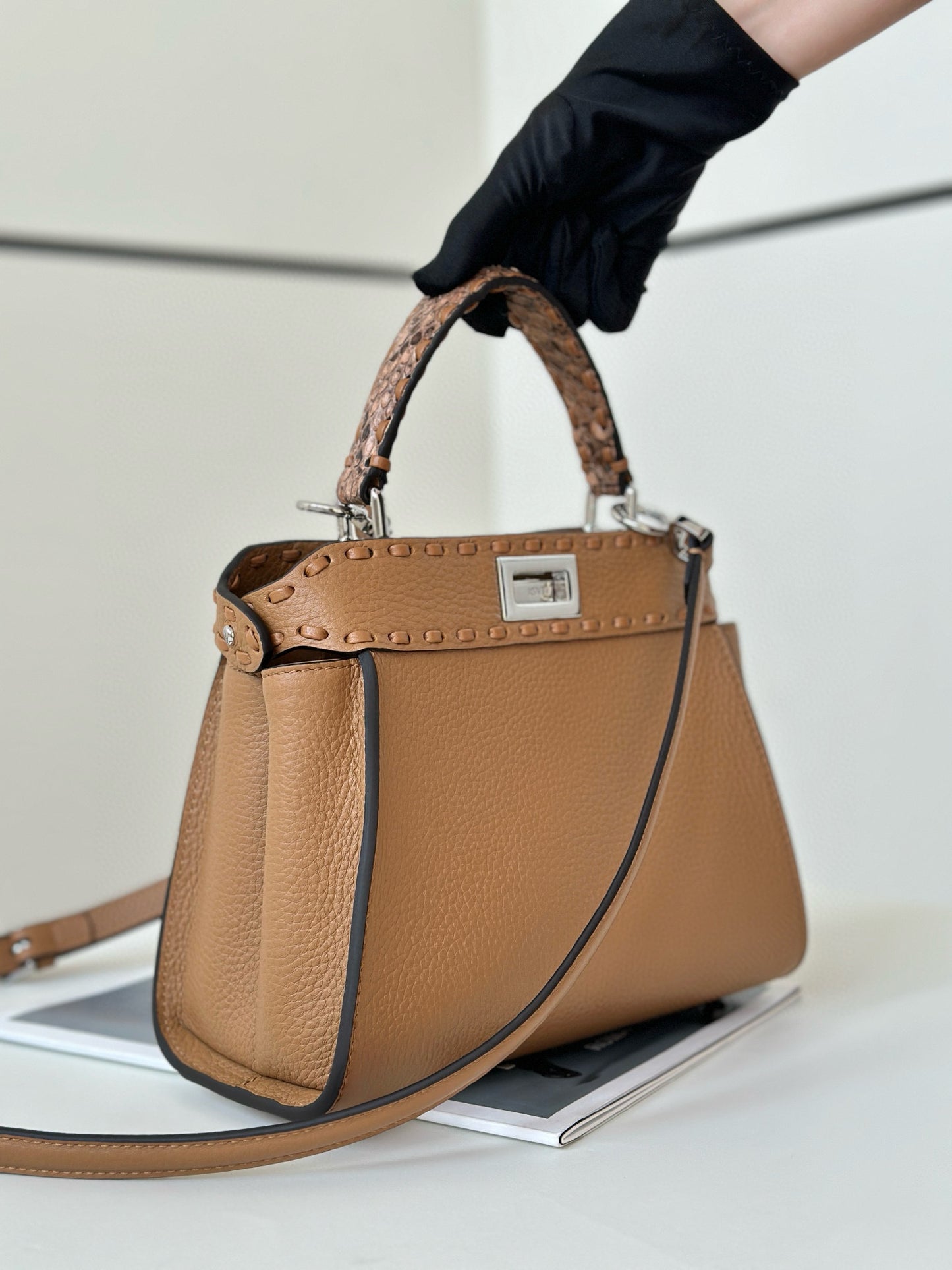 Fendi Peekaboo Bag (23.5x12x20 cm)