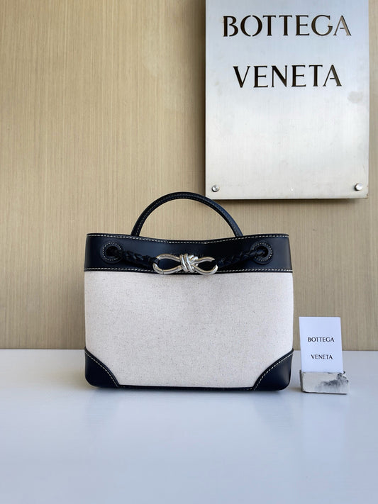 BV Andiamo Bag 25x22x10.5cm