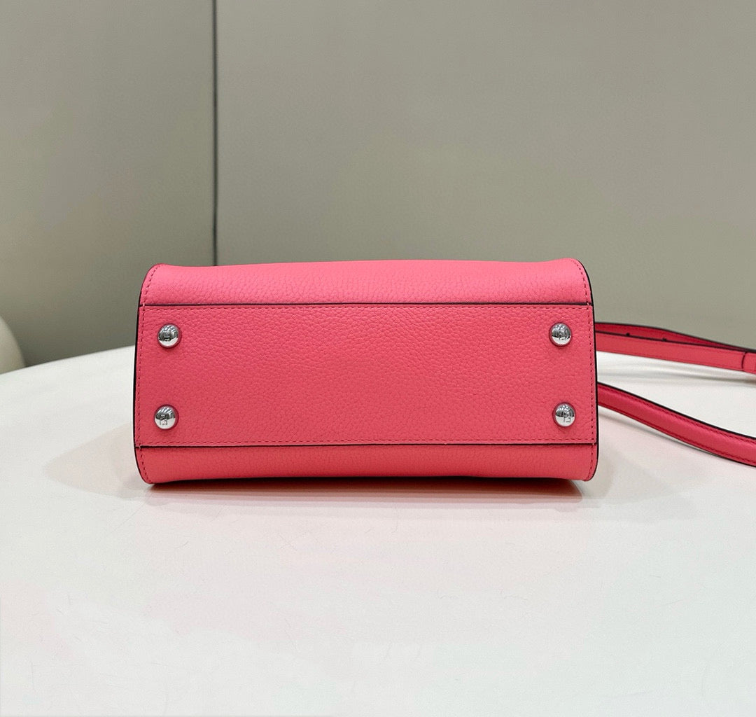 Fendi Peekaboo Bag (23.5x12x20 cm)