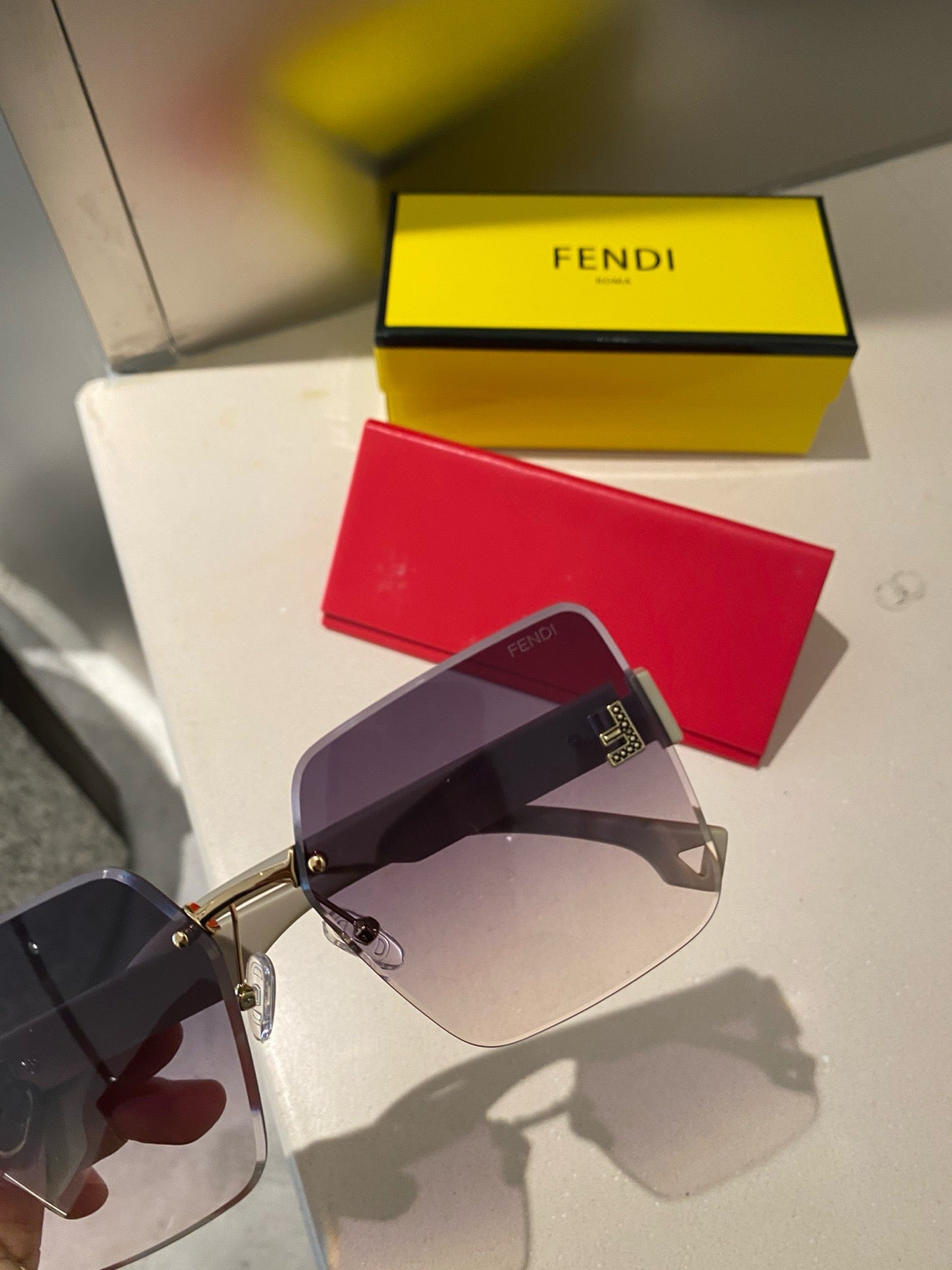 gafas de sol fendi