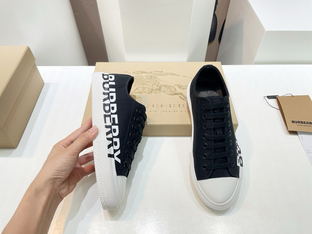 Burberry Sneakers