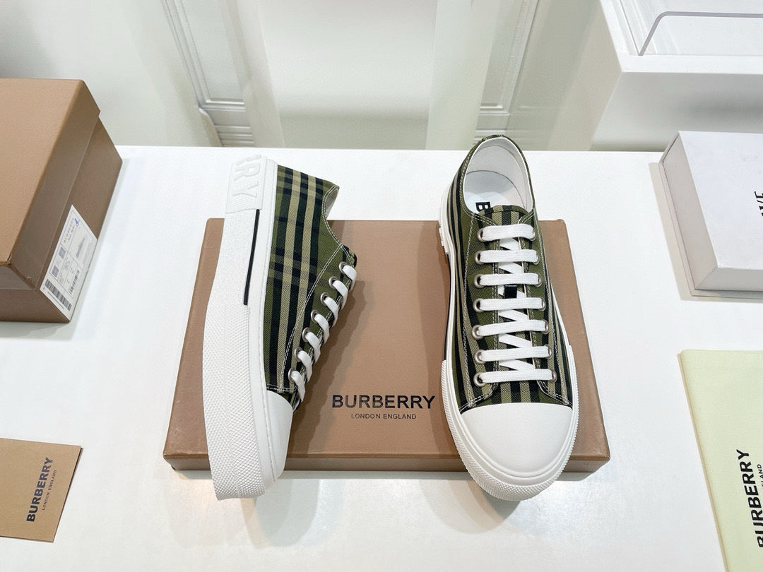 Burberry Sneakers