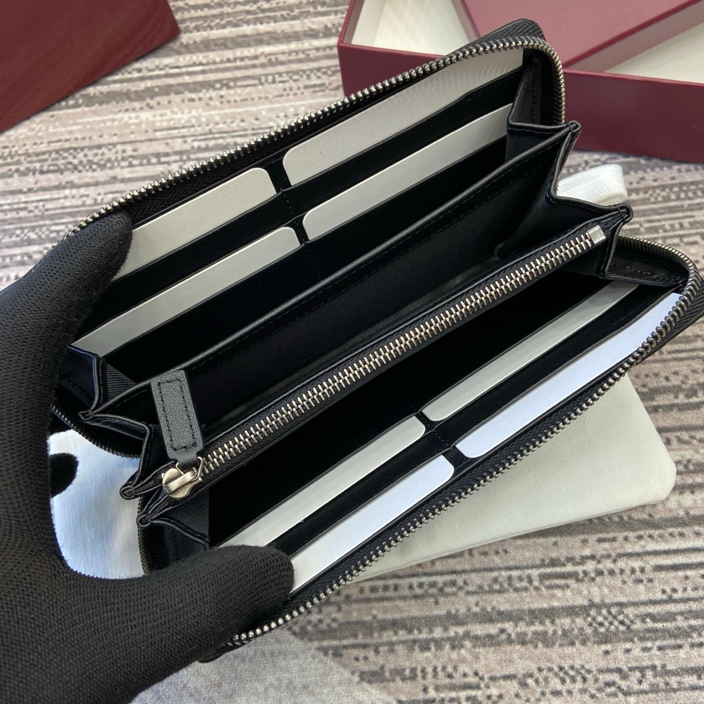 Gucci Long Zipped Wallet