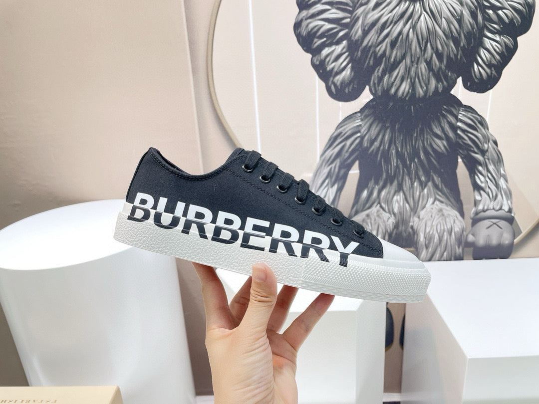 Burberry Sneakers