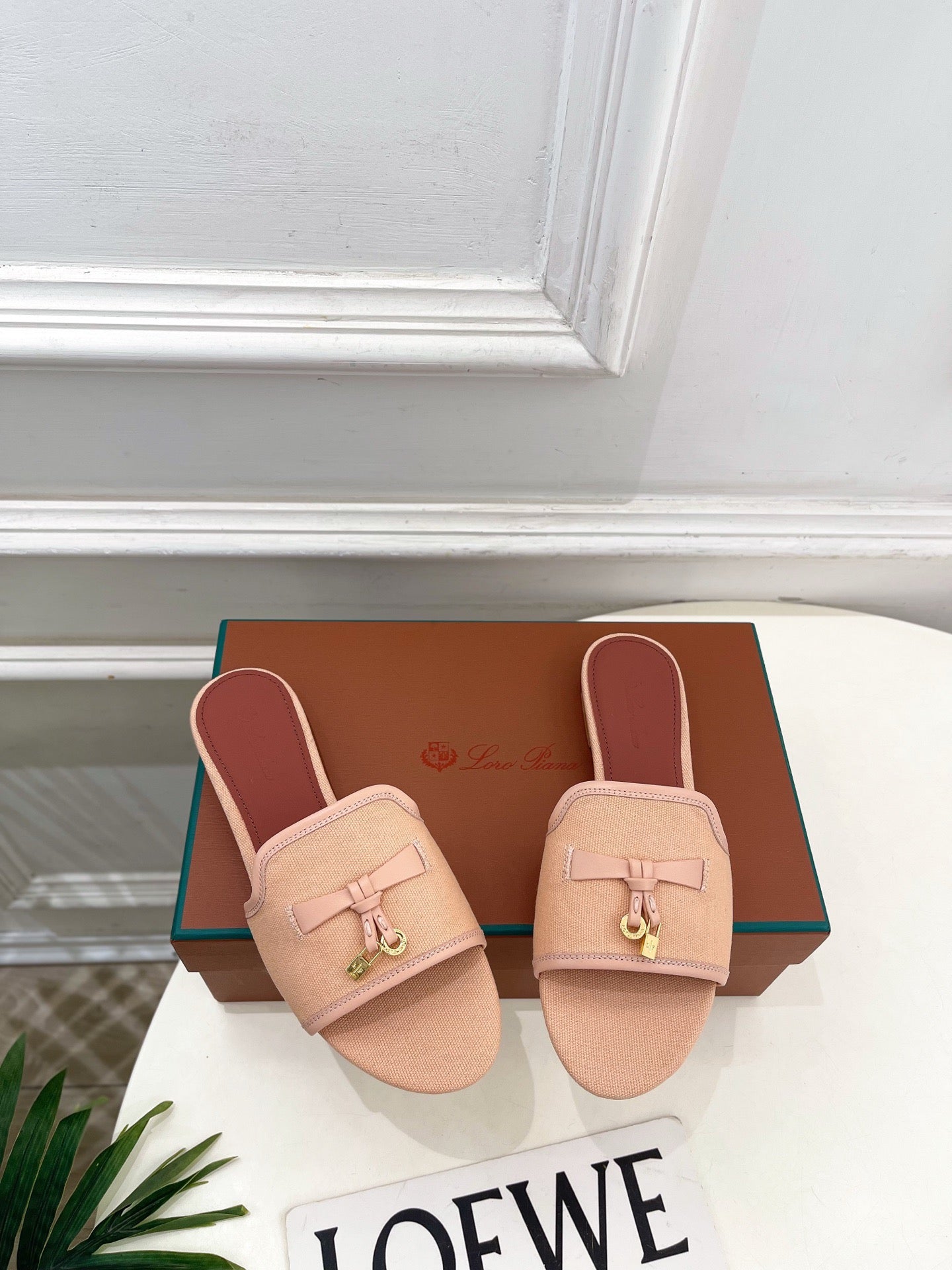 LP Sandals