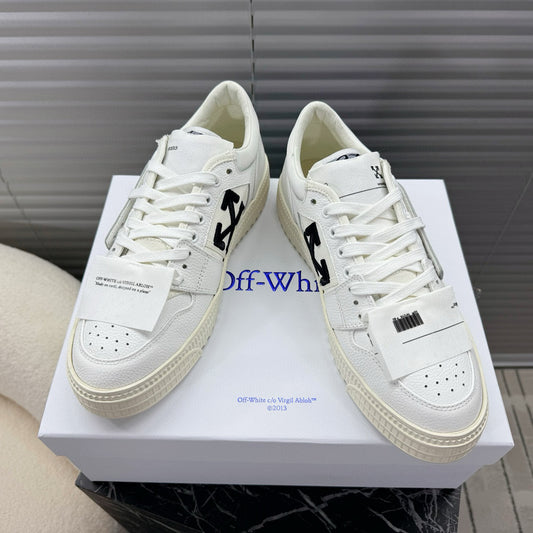 Off-White Sneaker