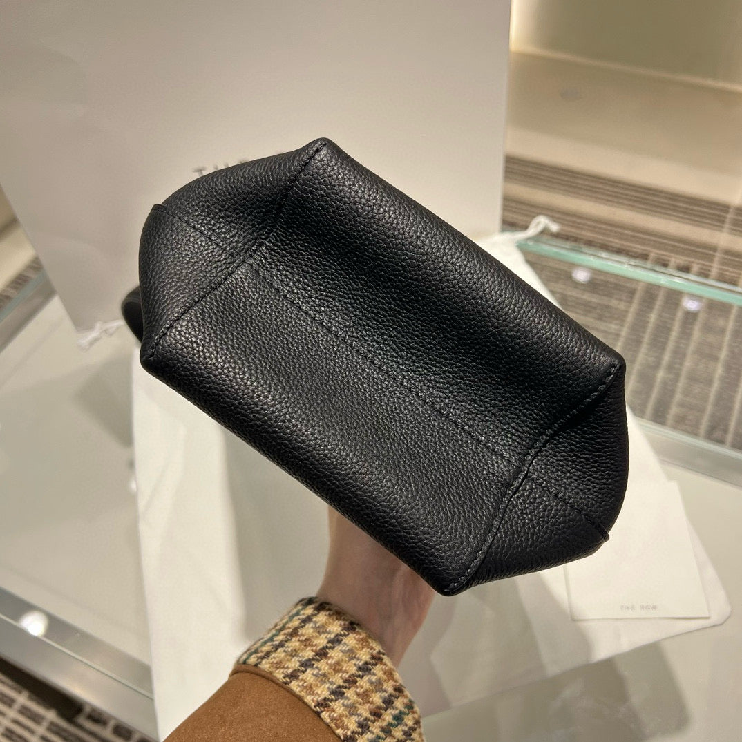 The Row Bucket Bag(24CM*22CM*11CM)