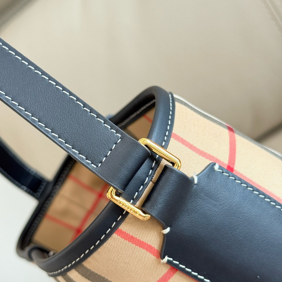 Burberry Bucket Bag(16CM*15CM*23CM)
