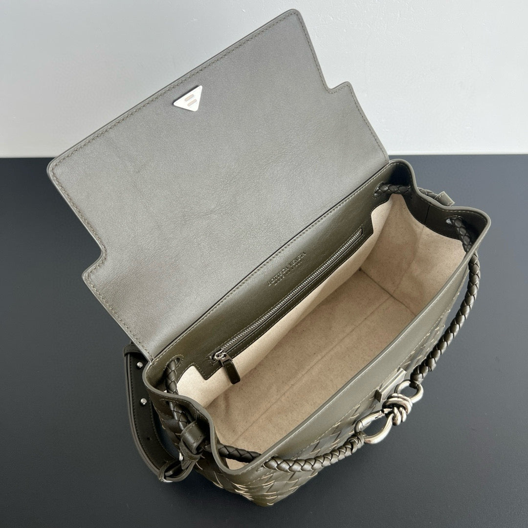 BV Cross Body Bag 29x20x13CM