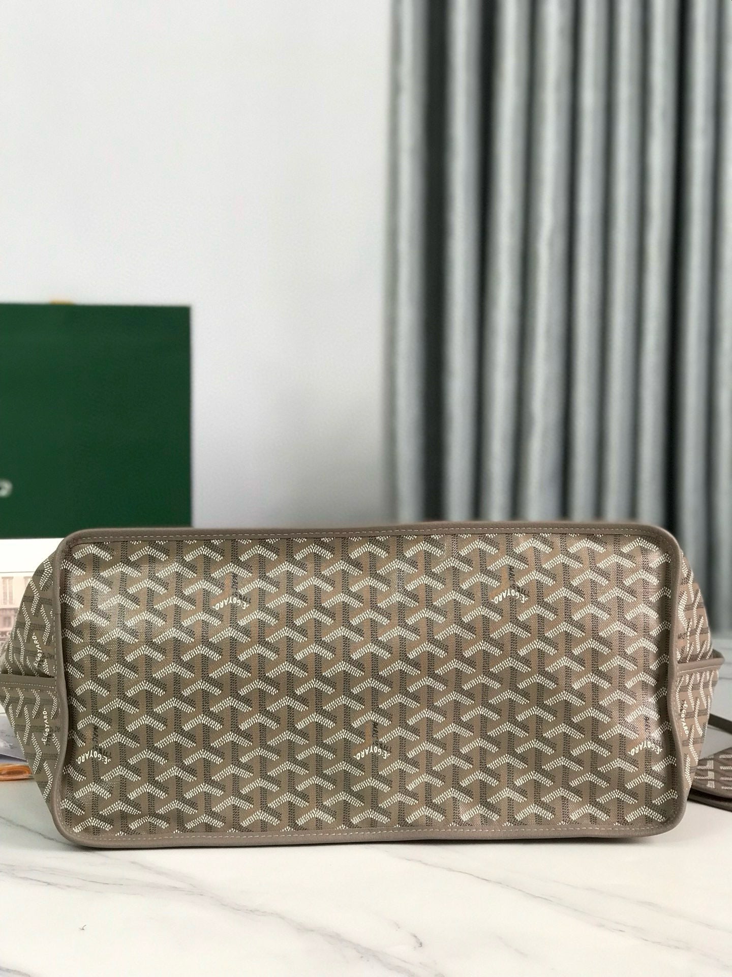 GOYARD REVERSIBLE ANJOU 39*32*19